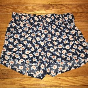 Flowy flowered shorts